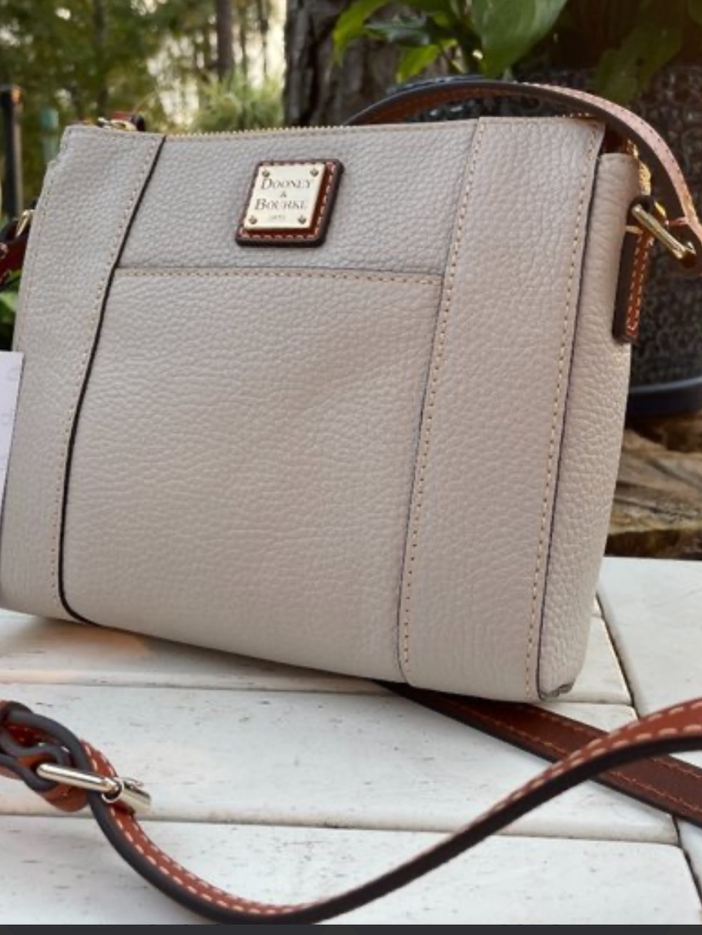 Dooney & Bourke Lexington Crossbody bag textured leather